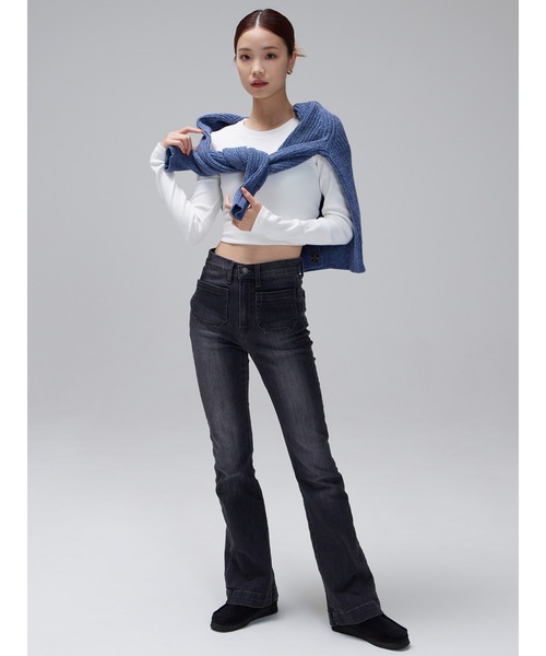 GAP（ギャップ）の「ハイライズ パッチポケット フレアデニム（デニムパンツ・レディース・ブラック・23/24/25/26/27/28/29/30）」の15枚目の写真