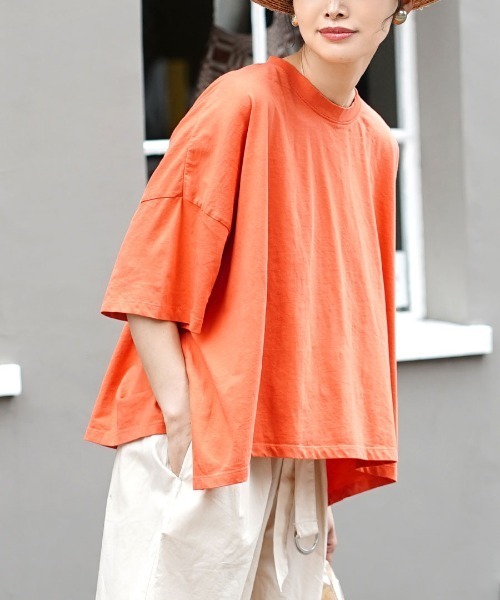 apartment department（アパートメントデパートメント）の「サスティナブルコットン ワイドシルエットTシャツ（Tシャツ/カットソー・レディース・オフホワイト/オレンジ/ライトカーキ/ネイビー・M）」の4枚目の写真