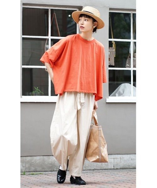 apartment department（アパートメントデパートメント）の「サスティナブルコットン ワイドシルエットTシャツ（Tシャツ/カットソー・レディース・オフホワイト/オレンジ/ライトカーキ/ネイビー・M）」の8枚目の写真