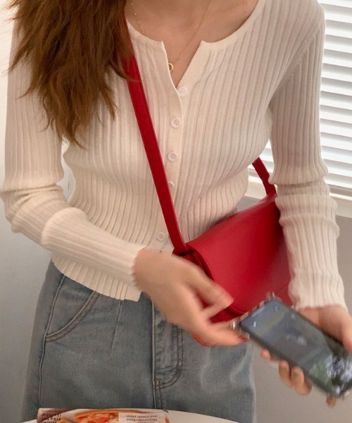 aimoha(アイモハ)の「シンプルカーディガン(カーディガン/ボレロ・レディース・ホワイト/ブラック/ベージュ/ブルー/グリーン/チョコ・FREE)」の2枚目の写真