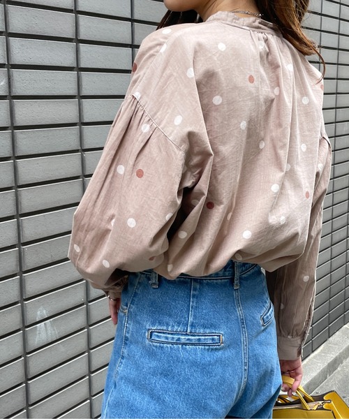 Meli rich(メリーリッチ)の「可愛さ満点。コーデュロイランダムドットブラウス(シャツ/ブラウス・レディース・ブラック/グレイッシュベージュ/テラコッタ・M/L)」の8枚目の写真