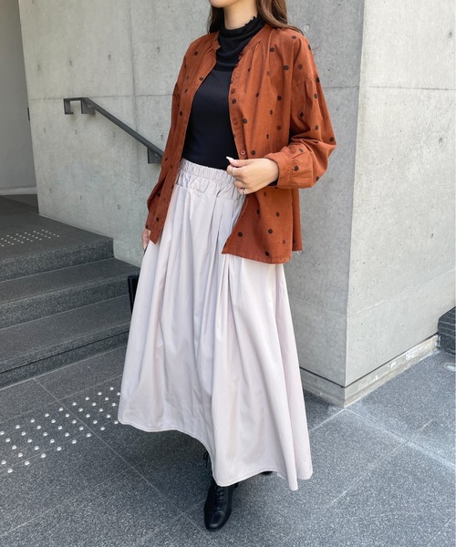 Meli rich(メリーリッチ)の「可愛さ満点。コーデュロイランダムドットブラウス(シャツ/ブラウス・レディース・ブラック/グレイッシュベージュ/テラコッタ・M/L)」の18枚目の写真