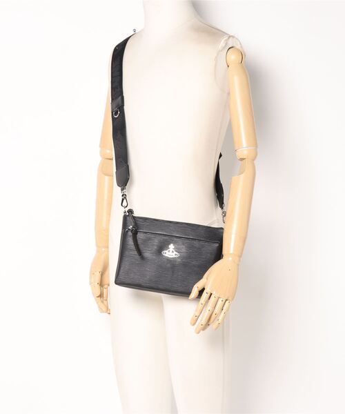 Vivienne Westwood(ヴィヴィアンウエストウッド)の「43030093-S000E-LADOUBLE POUCH CROSSBODY(ボディバッグ/ウエストポーチ・レディース・ブラック・FREE)」の2枚目の写真