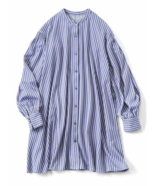 Live in comfort（リブインコンフォート）の「リブ　イン　コンフォート　伸びやかな着心地で上品見えする　フレアーブラウソーチュニック（チュニック・レディース・ホワイト/ブラック/ブルー・X-LARGE/XX-LARGE/MEDIUM/LARGE/XXX-LARGE/SMALL）」の3枚目の写真