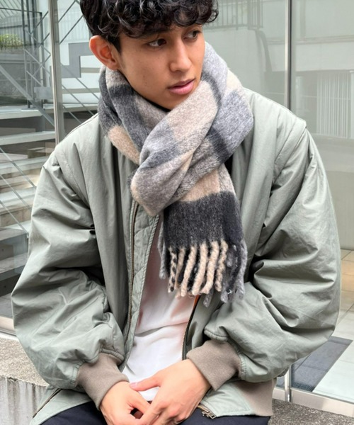 CIAOPANIC（チャオパニック）の「ウール混ブークレマフラー（マフラー・メンズ・ブラック/グレー・FREE）」の11枚目の写真