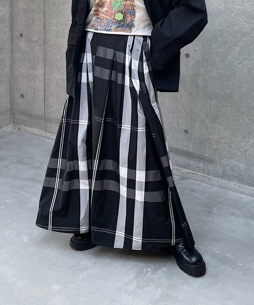 PAGEBOY（ページボーイ）の「BIGチェックフレアスカート（スカート・レディース・ブラック/オフホワイト・FREE）」の5枚目の写真