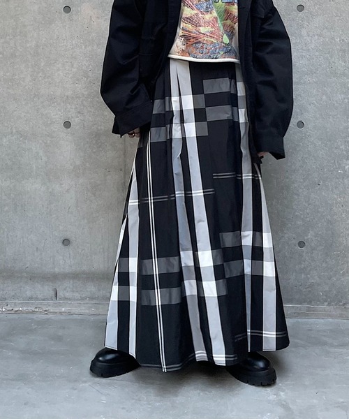 PAGEBOY（ページボーイ）の「BIGチェックフレアスカート（スカート・レディース・ブラック/オフホワイト・FREE）」の11枚目の写真