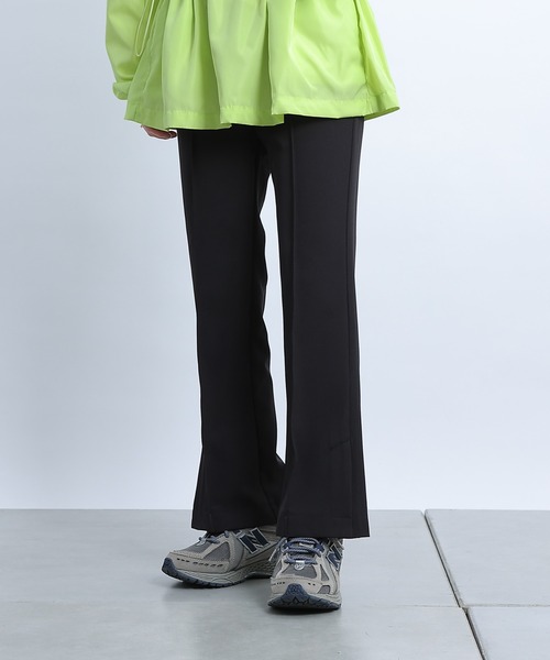 COLONY 2139（コロニートゥーワンスリーナイン）の「ストレッチイージーフレアスリットパンツ（その他パンツ・レディース・ブラック/ホワイト系その他/ベージュ・MEDIUM/LARGE/SMALL）」の15枚目の写真