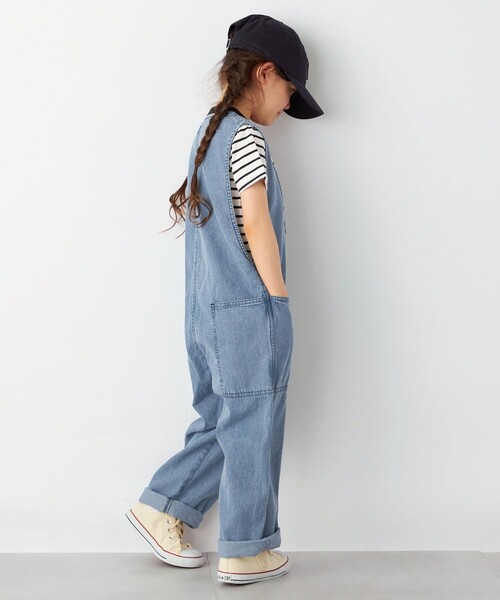 SHIPS any（シップス エニィ）の「ARCH&LINE: ライト デニム サロペット<KIDS>（サロペット/オーバーオール・キッズ・ライトブルー/ブルー・M(125-135)/L(140-150)）」の7枚目の写真
