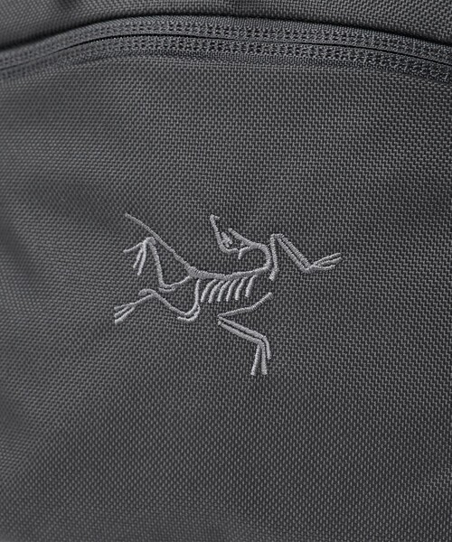 ARC'TERYX（アークテリクス）の「ARC'TERYX / MANTIS 2 Waist Pack（ショルダーバッグ・メンズ・グレー/ブラック/ネイビー/オレンジ/ライトグレー・ONE SIZE）」の8枚目の写真