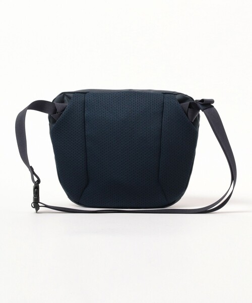 ARC'TERYX（アークテリクス）の「ARC'TERYX / MANTIS 2 Waist Pack（ショルダーバッグ・メンズ・グレー/ブラック/ネイビー/オレンジ/ライトグレー・ONE SIZE）」の12枚目の写真