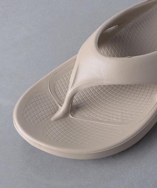 OOFOS（ウーフォス）の「＜OOFOS＞ OOriginal/サンダル（サンダル・メンズ・オリーブ/ブラック/ベージュ/ダークグリーン・9/7/8/10）」の12枚目の写真