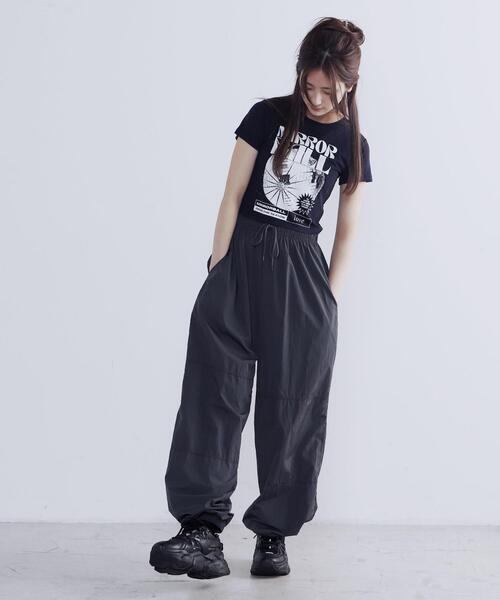 Figments(フィグメンツ)の「ボリュームソールスニーカー(スニーカー・レディース・グレー/ブラック/ホワイト・SMALL/MEDIUM)」の20枚目の写真