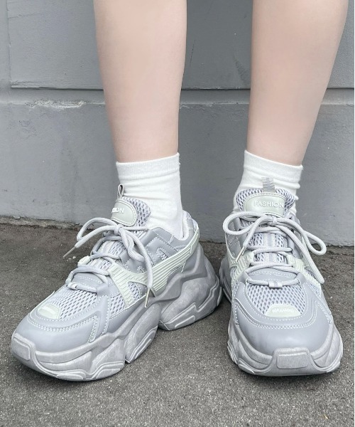 Figments(フィグメンツ)の「ボリュームソールスニーカー(スニーカー・レディース・グレー/ブラック/ホワイト・SMALL/MEDIUM)」の3枚目の写真