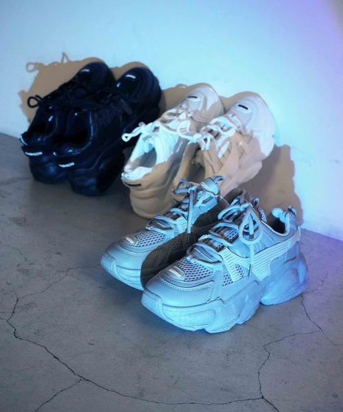 Figments(フィグメンツ)の「ボリュームソールスニーカー(スニーカー・レディース・グレー/ブラック/ホワイト・SMALL/MEDIUM)」の11枚目の写真