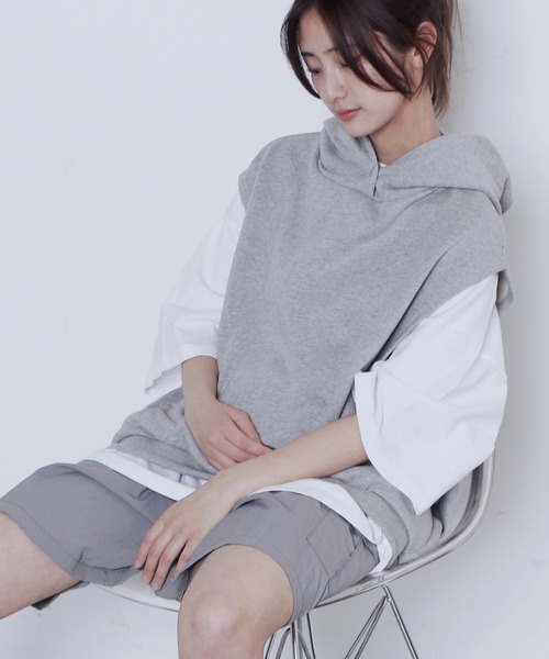 Figments（フィグメンツ）の「ノースリオーバーパーカー（ベスト・レディース・ブラック/グレー・FREE）」の4枚目の写真