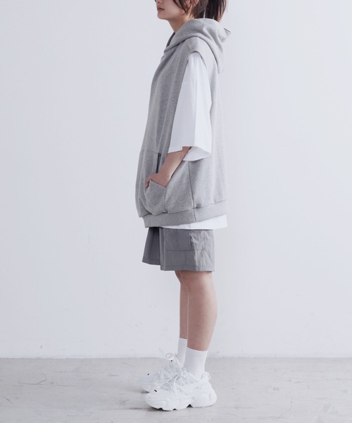 Figments（フィグメンツ）の「ノースリオーバーパーカー（ベスト・レディース・ブラック/グレー・FREE）」の14枚目の写真