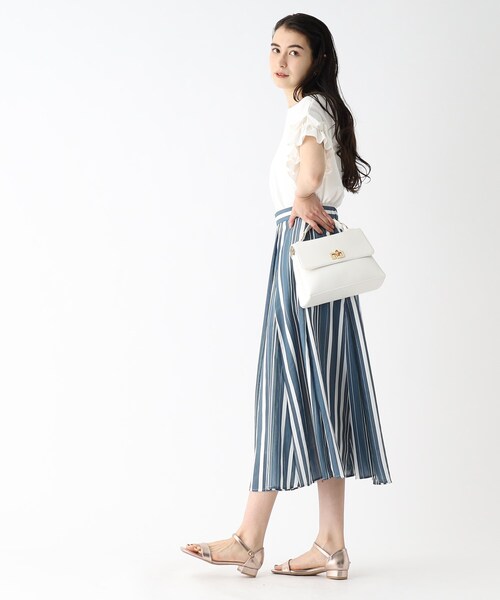 OPAQUE.CLIP(オペークドットクリップ)の「◆異素材フリルカットソー/シルク調コットン100%【洗濯機洗い可】(Tシャツ/カットソー・レディース・ボルドー/オフホワイト/ブラック/グレー・42/40/38)」の10枚目の写真