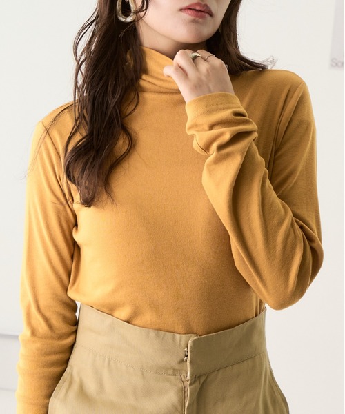 Ada.(エイダ)の「ハイネックカットソー 長袖 プルオーバー(Tシャツ/カットソー・レディース・チャコール/グレー系/ブラック/アイボリー/マスタード・FREE)」の5枚目の写真