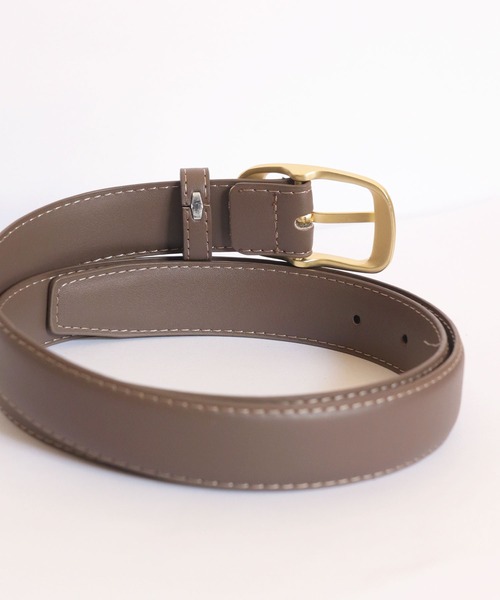 florist(フローリスト)の「レディースゴールドスクエアバックルレザーベルト(ベルト・レディース・ブラック/グレー/ブラウン/グレイッシュベージュ/グレー系3/ブラック系2/ブラック系3/ブラウン系2/ブラウン系3/ベージュ系2/ベージュ系3/グレー系2・S/M)」の17枚目の写真