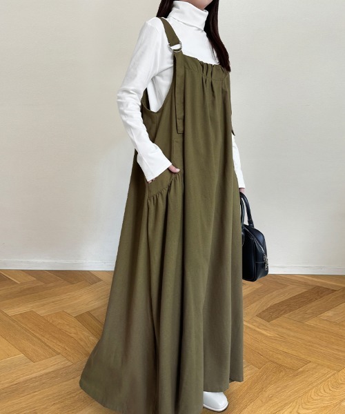 Doux Belle(ドゥーベル)の「フレアデニムジャンパースカート(ジャンパースカート・レディース・ライトブルー/ブラック/ブルー/グリーン/カーキ/ベージュ/ブラック系その他・FREE)」の6枚目の写真