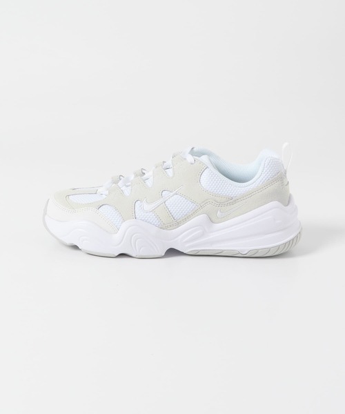 NIKE（ナイキ）の「NIKE　ナイキウィメンズテックヘラ（スニーカー・レディース・ホワイト/ベージュ系その他・24/23/23.5）」の3枚目の写真