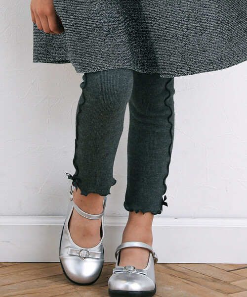 BeBe（ベベ）の「ウォームリブメロウレギンス(80~150cm)（レギンス/スパッツ・キッズ・ネイビー/グレー・M/L/S/XL/XS/XXS）」の3枚目の写真