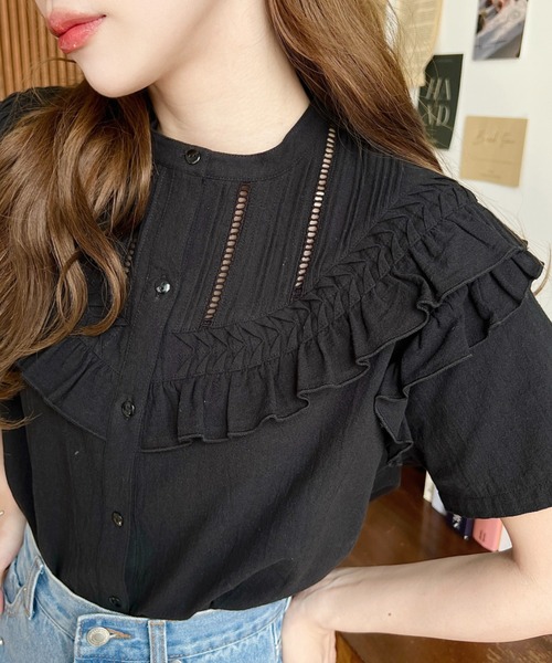 moment+（モーメントプラス）の「コットンワッシャー半袖フリルピンタックブラウス（シャツ/ブラウス・レディース・ナチュラル/オフホワイト/ブラック・M）」の4枚目の写真