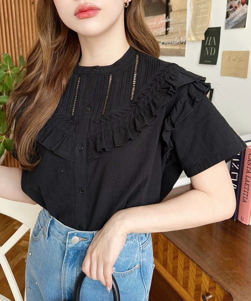 moment+（モーメントプラス）の「コットンワッシャー半袖フリルピンタックブラウス（シャツ/ブラウス・レディース・ナチュラル/オフホワイト/ブラック・M）」の5枚目の写真