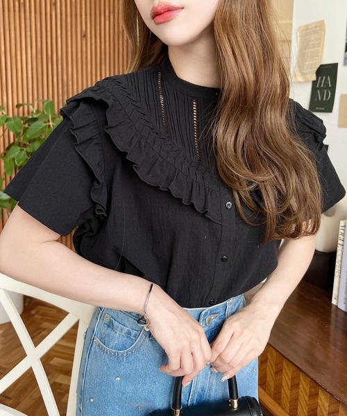 moment+（モーメントプラス）の「コットンワッシャー半袖フリルピンタックブラウス（シャツ/ブラウス・レディース・ナチュラル/オフホワイト/ブラック・M）」の6枚目の写真