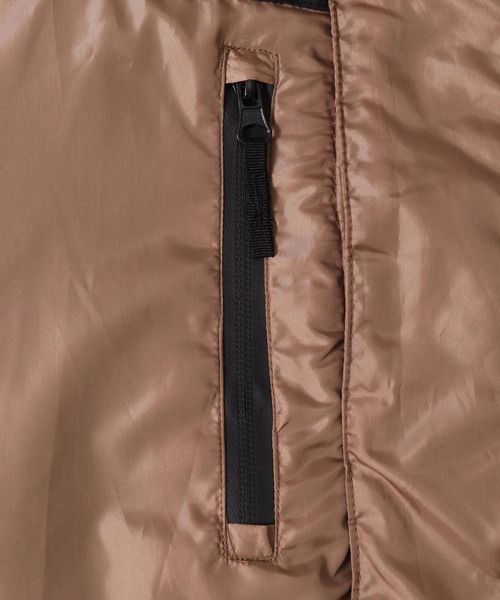 BAYBLO（ベイブロ）の「(DV)【ユニセックス】中綿 パデット アウトドア ジャケット（ダウンジャケット/コート・メンズ・チャコールグレー/カーキ/ベージュ/ブラック・MEDIUM/LARGE/X-LARGE）」の18枚目の写真