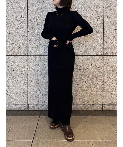 AMAIL（アマイル）の「Back open straight dress（ワンピース・レディース・ベージュ/ブラック/レッド・FREE）」の2枚目の写真