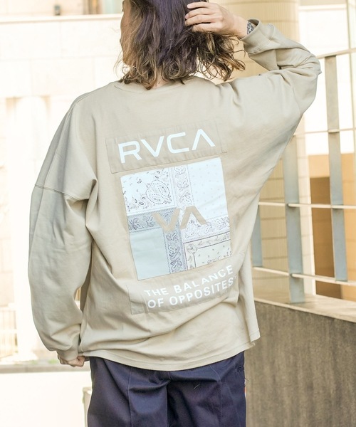 RVCA（ルーカ）の「RVCA メンズ BANDANA LS TEE ロングスリーブＴシャツ/ルーカバンダナデザインバックプリントビッグサイズロングスリーブ長袖ロンTカットソー（Tシャツ/カットソー・メンズ・ホワイト/ブラック/スミクロ/カーキ・MEDIUM/LARGE/X-LARGE/SMALL）」の4枚目の写真