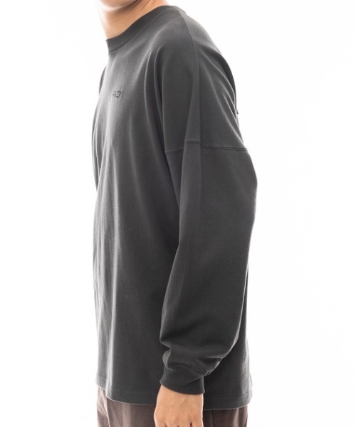 RVCA（ルーカ）の「RVCA メンズ BANDANA LS TEE ロングスリーブＴシャツ/ルーカバンダナデザインバックプリントビッグサイズロングスリーブ長袖ロンTカットソー（Tシャツ/カットソー・メンズ・ホワイト/ブラック/スミクロ/カーキ・MEDIUM/LARGE/X-LARGE/SMALL）」の9枚目の写真