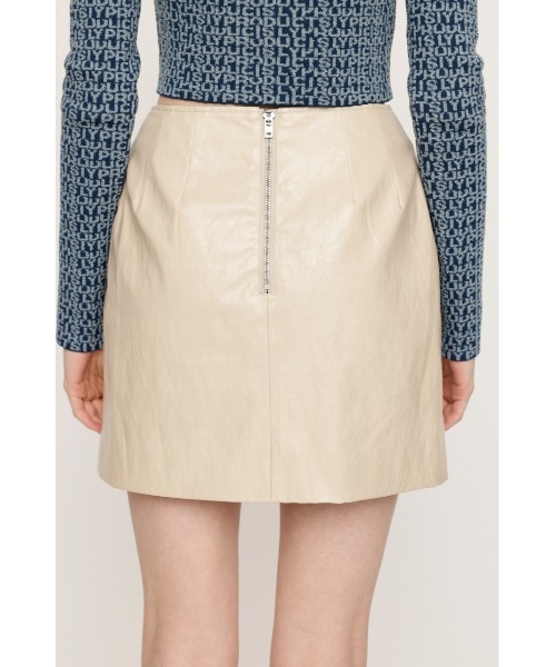 SLY（スライ）の「F/LEATHER TIGHT S/SK フェイクレザー タイト ショートスカート（スカート・レディース・カーキ/アイボリー/ブラウン・1/0）」の16枚目の写真