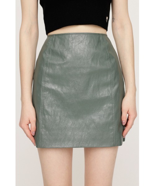 SLY（スライ）の「F/LEATHER TIGHT S/SK フェイクレザー タイト ショートスカート（スカート・レディース・カーキ/アイボリー/ブラウン・1/0）」の8枚目の写真