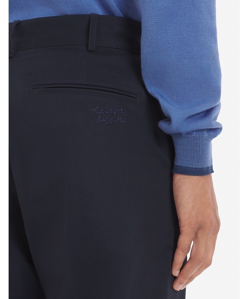 Maison Kitsune（メゾンキツネ）の「STRAIGHT CHINO（チノパンツ・メンズ・ネイビー系/ウィート・38/40/42/44/36/46）」の4枚目の写真