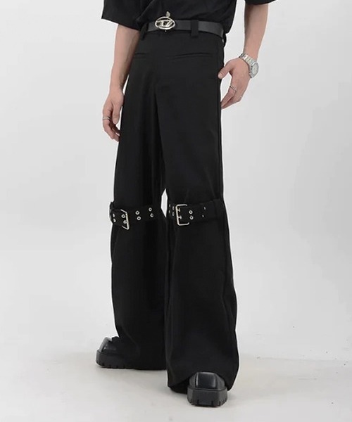 Theater code(シアターコード)の「buckle design slacks / バックルデザイン スラックス ワイド バギー フレア(スラックス・メンズ・ブラック・3/2)」の2枚目の写真