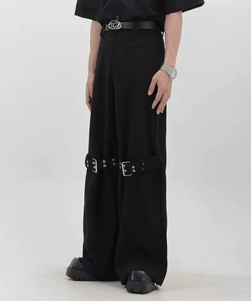 Theater code(シアターコード)の「buckle design slacks / バックルデザイン スラックス ワイド バギー フレア(スラックス・メンズ・ブラック・3/2)」の3枚目の写真