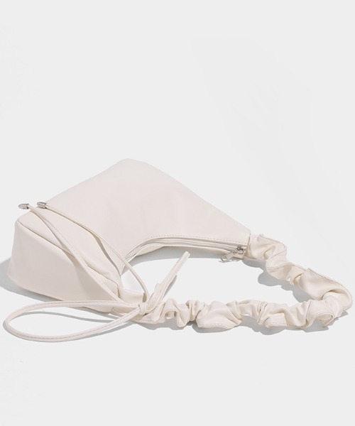 DIAVEL（ディアベル）の「2WAY ギャザーショルダーバッグ（ショルダーバッグ・レディース・ホワイト/シルバー/ブラック/レッド・FREE）」の12枚目の写真