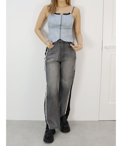 EVRIS（エヴリス）の「フェイクレザーキャミトップス（キャミソール・レディース・ブラック/ブルー/ブラウン・FREE）」の5枚目の写真