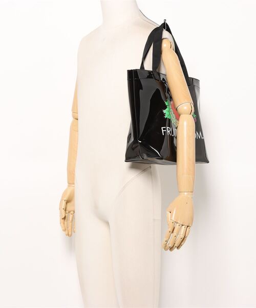 Donnaruma（ドンナルンマ）の「「FRUIT OF THE LOOM」フルーツ柄クリアカラーバッグ（トートバッグ・レディース・ブラック/クリア/パープル・FREE）」の7枚目の写真