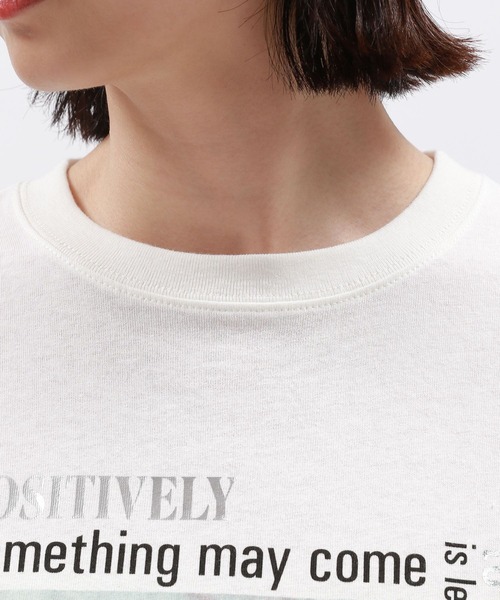 LAKOLE（ラコレ）の「タウンフォトTEE / 127795（Tシャツ/カットソー・レディース・ブラック/ホワイト系/ホワイト系1/ブルー・SMALL/MEDIUM）」の7枚目の写真