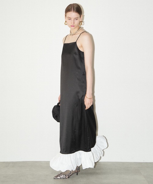 yae（ヤエ）の「Ballon hem satin dress / バルーンヘムサテンドレス（ワンピース・レディース・グレー/ブラック・36/38）」の12枚目の写真