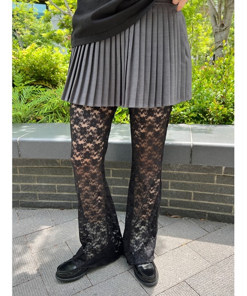 WC(ダブル シー)の「レースフレアパンツ(その他パンツ・レディース・ブラック/ホワイト・FREE)」の1枚目の写真