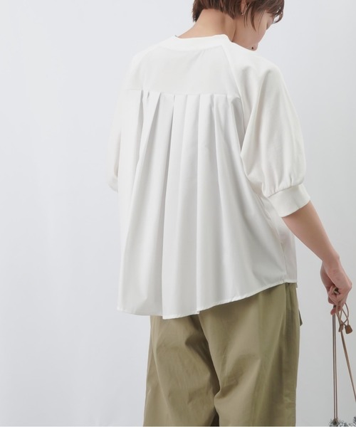 LUCA/LADY LUCK LUCA（ルカ/レディラックルカ）の「LC/LLL ドッキングタックラグランカットソー / 五分袖タックデザインプルオーバー（Tシャツ/カットソー・レディース・ブラック/ブルー/オフホワイト・FREE）」の22枚目の写真