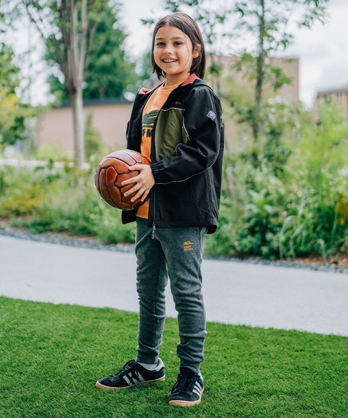 KRIFF MAYER Kid's Collection(クリフメイヤーキッズコレクション)の「【撥水・防汚】ストレッチアクティブマンパ(マウンテンパーカー・キッズ・ブラック/オリーブ/ネイビー/ベージュ・130/120/170/160/150/140)」の9枚目の写真