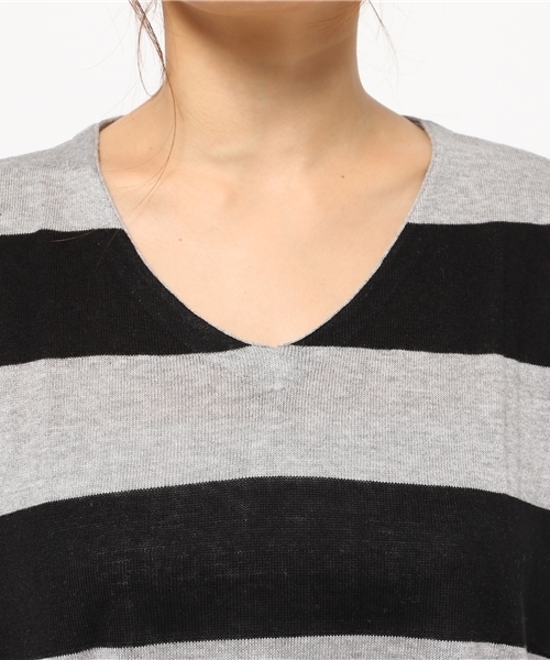 LBC(エルビーシー)の「12GアクリルコットンボーダーVプルオーバー(ニット/セーター・レディース・オフホワイト/グリーン/アッシュグレー・MEDIUM)」の6枚目の写真
