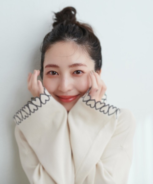 natural couture（ナチュラルクチュール）の「【WEB限定】お袖ハートショート丈ニットプルオーバー（ニット/セーター・レディース・アイボリー/サックスブルー/ピンク/ブラック・FREE）」の5枚目の写真