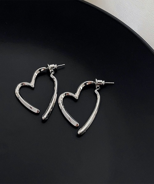 HALEY PESCA（ヘーリーペスカ）の「HALEY PESCA/ペアハートピアス（ピアス（両耳用）・レディース・シルバー/ゴールド・FREE）」の6枚目の写真